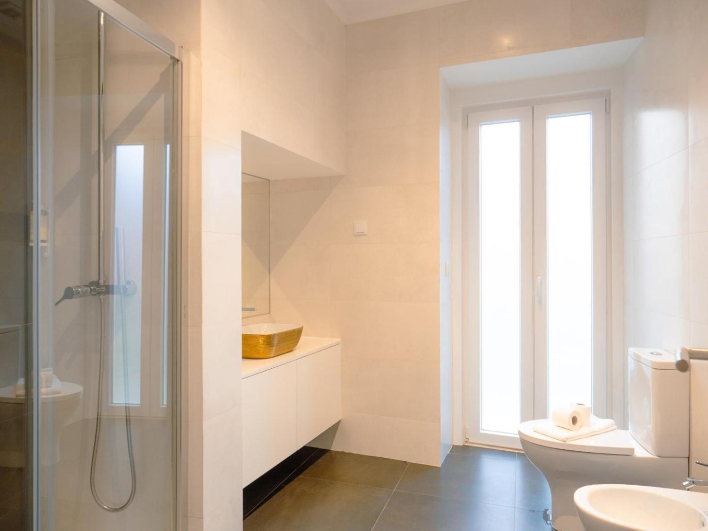 Apartment Stylish 2br Castle View - | By Airnest
